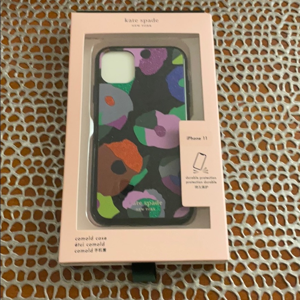 Kate Spade iPhone 11 case — like new!